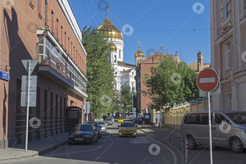 Скачать Вид со стороны Курсового переулка на храм Христа Спасителя, фотосток Ozero