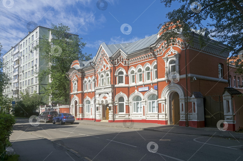 Скачать Дом построен в псевдорусском стиле. Москва, центр города. фотосток Ozero