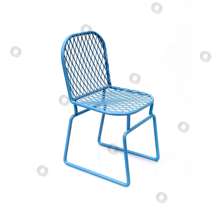 Скачать Металлический садовый стул, выделенный на белом фоне фотосток Ozero
