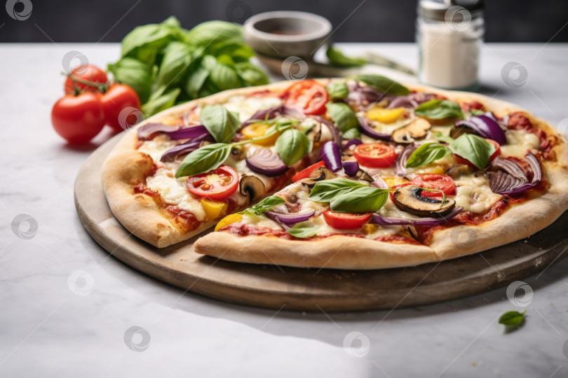 Скачать Веганская пицца на деревянной доске на светлом фоне. Вегетарианская пицца из цельнозерновой муки с грибами, веганским сыром, помидорами черри, желтым сладким перцем, красным луком и свежим базиликом. Баннер для пиццы фотосток Ozero