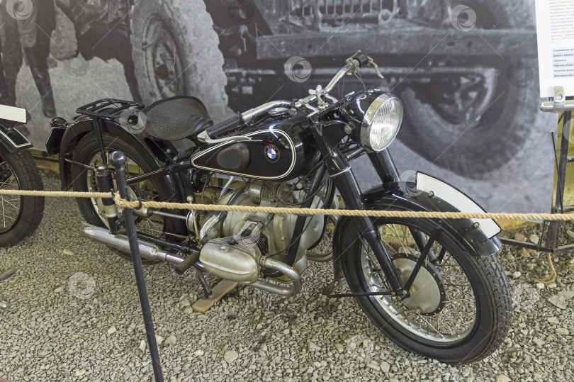 Скачать Средний мотоцикл BMW R 51, 1938 года выпуска, Германия. фотосток Ozero