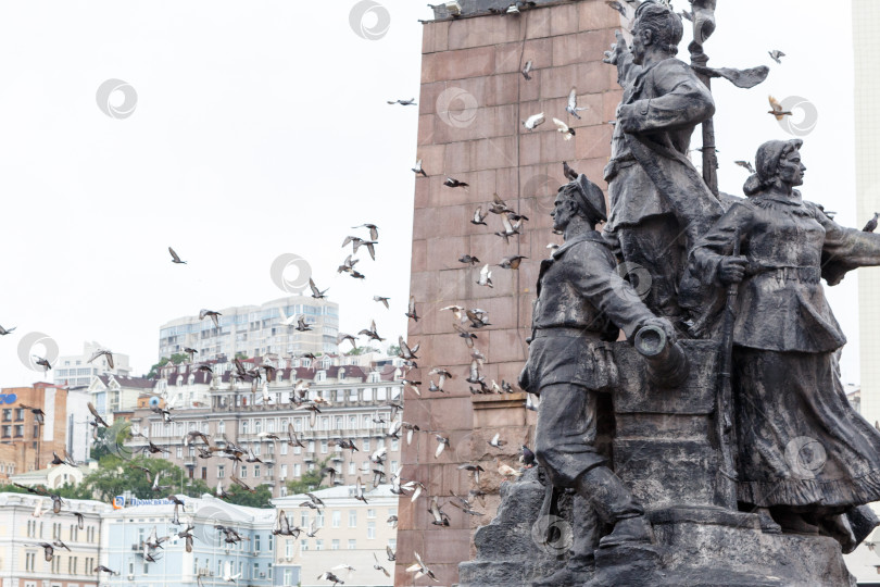 Скачать Владивосток, Россия - Июль 27,2019: Памятник Борцам за власть Советов фотосток Ozero