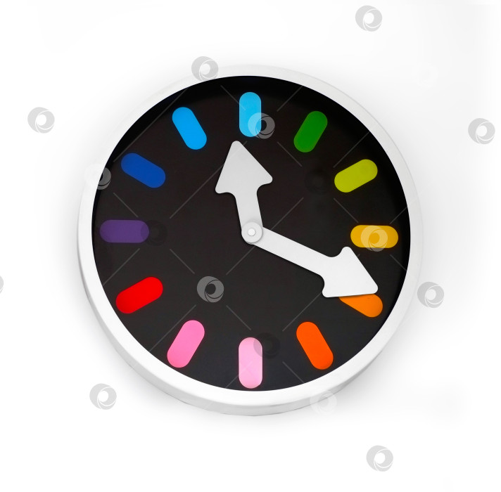 Скачать Современные часы показывают разное время, выделенное на белом фоне фотосток Ozero