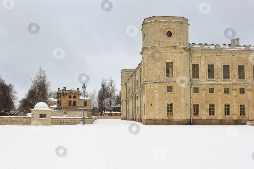 Скачать Вид на левое крыло Гатчинского дворца. фотосток Ozero