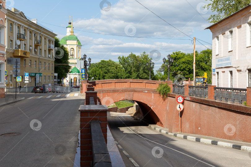 Скачать Воронеж, Россия - Июнь 05,2023: Старинный Каменный мост фотосток Ozero