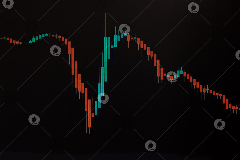 Скачать Биржевой график с зелеными и красными свечами на черном фоне. Восходящее и нисходящее движение цен на акции или криптовалюты фотосток Ozero