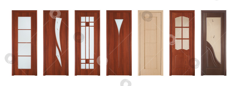 Скачать Набор входных дверей (межкомнатные деревянные двери), выделенных на белом фоне фотосток Ozero