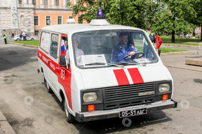 Скачать Ретро-машина скорой помощи Латвии. фотосток Ozero