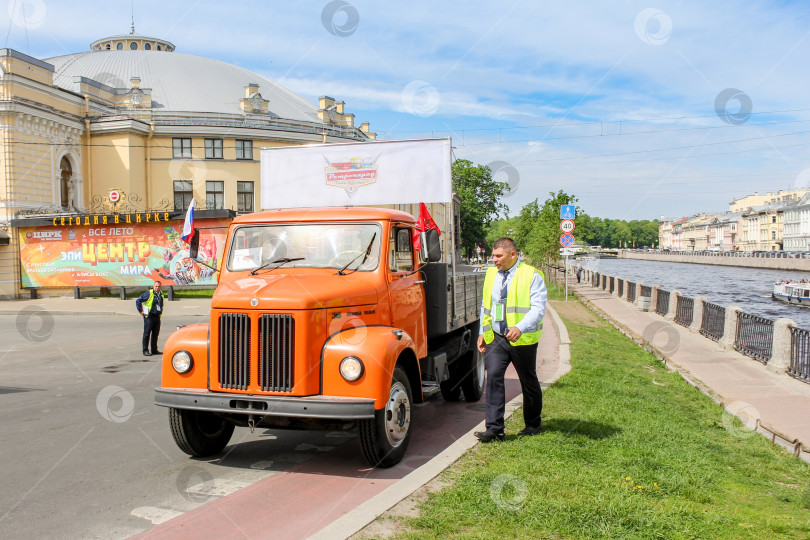 Скачать Ретро-грузовик Scania 36. фотосток Ozero