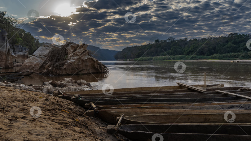 Скачать Тихое утро на реке. фотосток Ozero