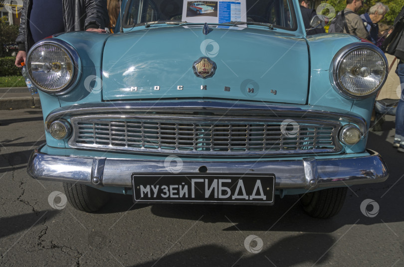 Скачать Старый советский автомобиль Москвич-403 фотосток Ozero