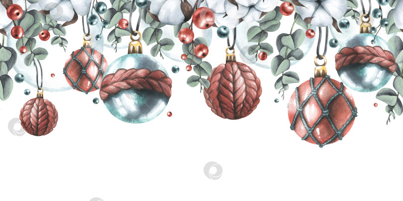 Скачать Рождественские шары вязаные и стеклянные с эвкалиптом, хлопком и декоративными ягодами. Акварельная иллюстрация, нарисованная от руки. Бесшовная рамка, шаблон на белом фоне фотосток Ozero