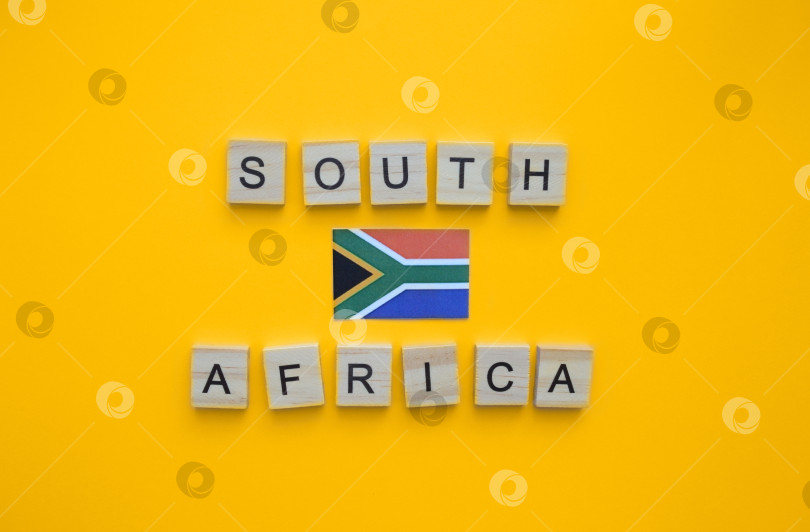 Скачать 24 сентября, День наследия в Южной Африке, флаг Южной Африки, минималистичный баннер с надписью деревянными буквами фотосток Ozero