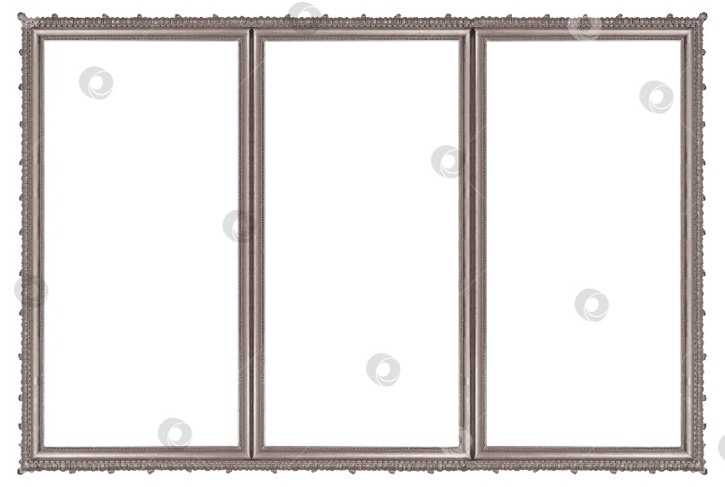 Скачать Тройная серебряная рамка (триптих) для картин, зеркал или фотографий, выделенных на белом фоне. Элемент дизайна с контуром отсечения фотосток Ozero
