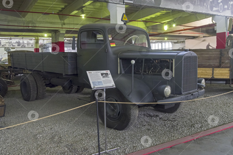 Скачать Немецкий грузовик Mercedes-Benz L4500S, 1940 год выпуска. фотосток Ozero