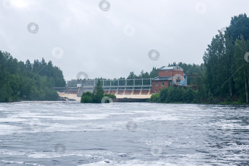 Скачать небольшая гидроэлектростанция на северной реке фотосток Ozero