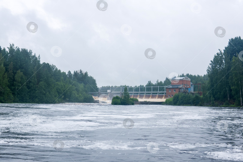Скачать небольшая гидроэлектростанция на северной реке фотосток Ozero