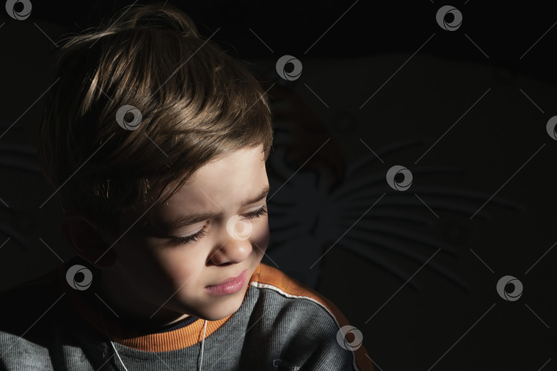 Скачать Портретная фотография маленького мальчика фотосток Ozero