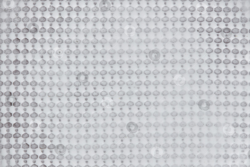 Скачать Белый фон с серыми точками, крупный план керамической тарелки фотосток Ozero