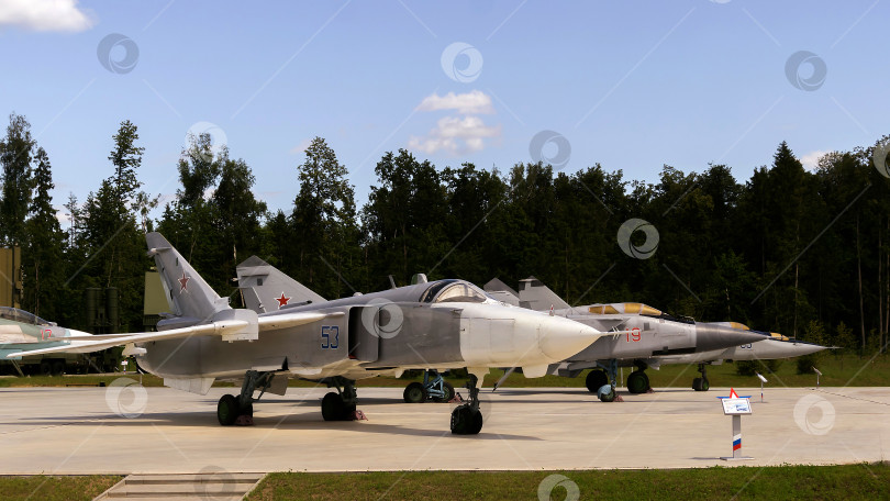 Скачать Бомбардировщик СУ-24 фотосток Ozero