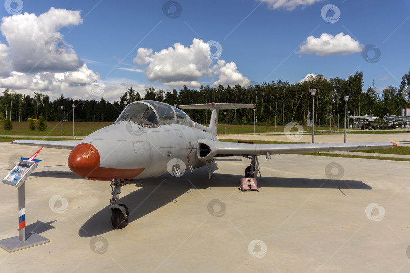 Скачать Учебно-тренировочный самолет Л-29. фотосток Ozero