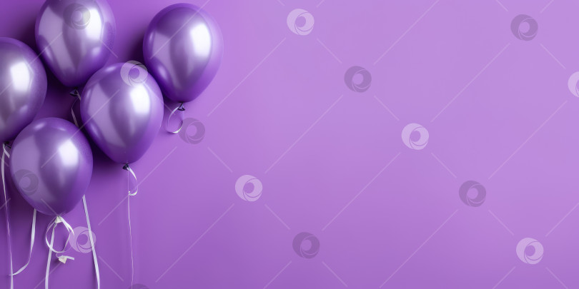 Скачать Фиолетовые воздушные шары на фиолетовом фоне, с пространством для текста. Пурпурное знамя. Порождающий искусственный интеллект фотосток Ozero