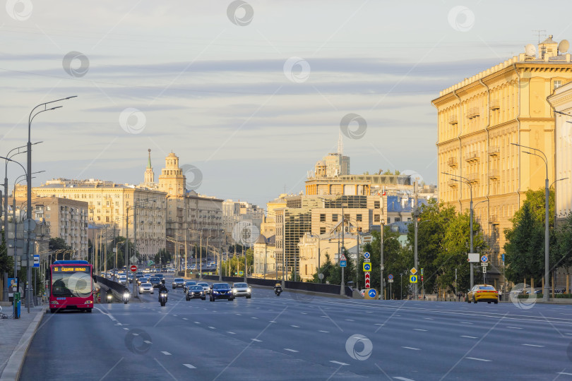 Скачать Москва. Россия. 08.07.2023. Садовое кольцо, ул. Садовая - Самотёчная фотосток Ozero