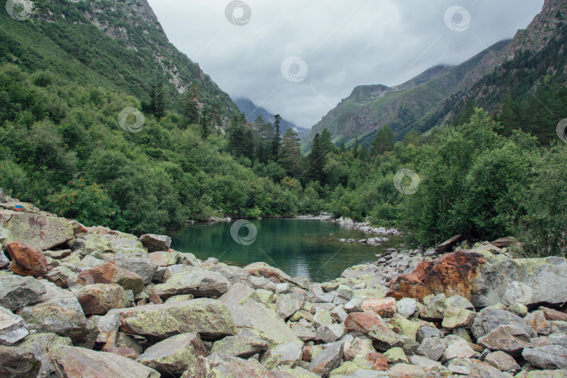 Скачать Горное озеро фотосток Ozero