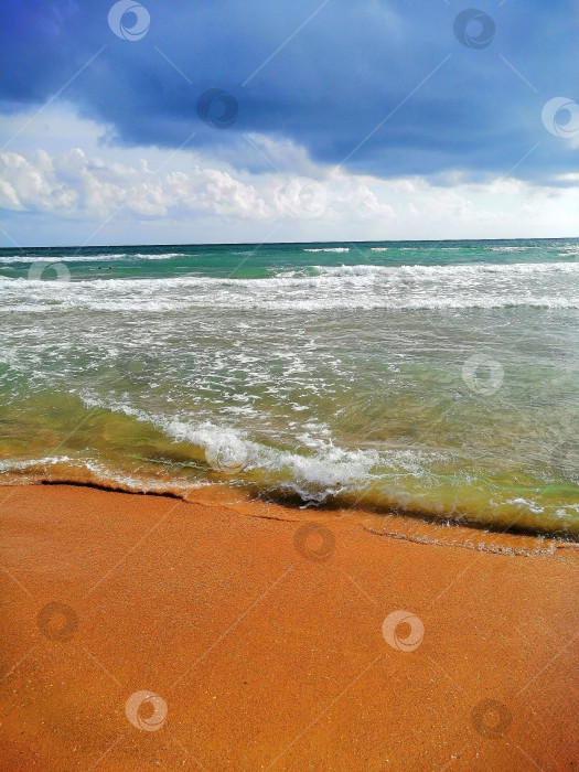 Скачать Летняя концепция чистое голубое море с песчаным пляжем фотосток Ozero