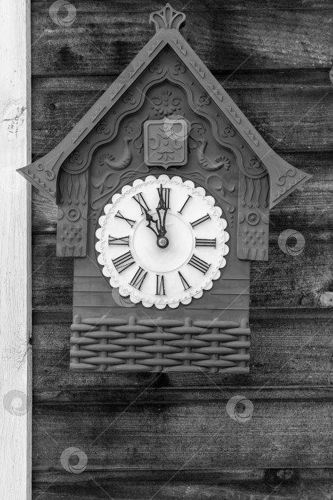 Скачать Старинные часы на стене. фотосток Ozero