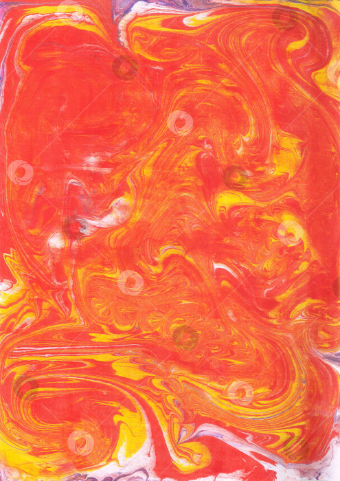 Скачать Абстрактный экзотический осенний фон с волнистой текстурой. Сказочное бушующее жаркое пламя или потоки расплавленной лавы с желто-оранжевым градиентом. Яркий мраморный пейзаж. Праздничные декоративные бесшовные обои. фотосток Ozero