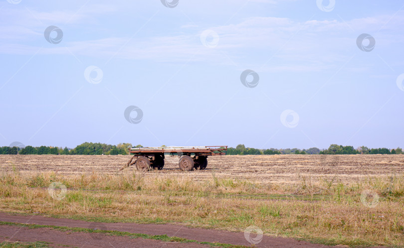 Скачать Старая пустая тележка фотосток Ozero