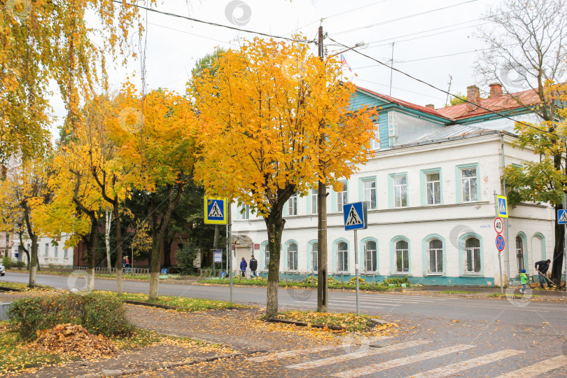 Скачать Здание городской администрации. фотосток Ozero