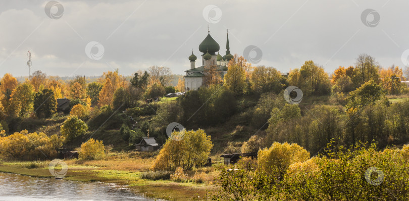 Скачать Церковь на берегу. фотосток Ozero