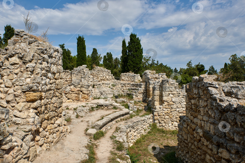 Скачать Херсонес - древнегреческая колония, основанная примерно 2500 лет назад в юго-западной части Крымского полуострова. фотосток Ozero