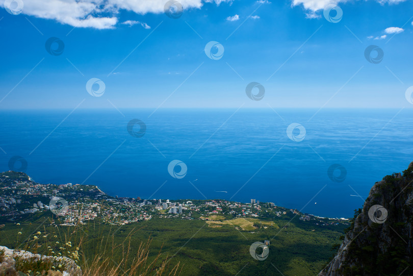 Скачать Вид с горы Ай-Петри на Черное море. Крым. фотосток Ozero