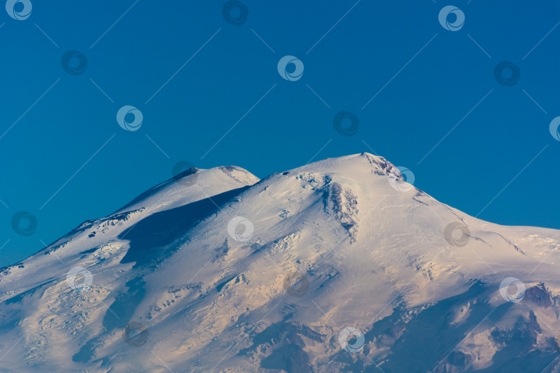 Скачать Вершина горы Эльбрус фотосток Ozero