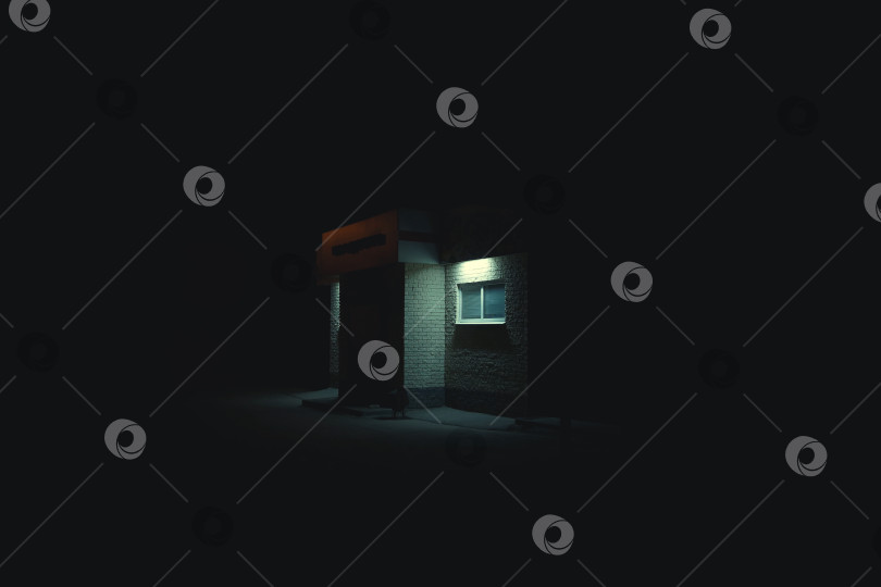 Скачать Неоновое промышленное здание ночной офис вечернего города фотосток Ozero