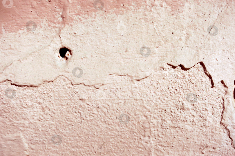 Скачать Розовая грубо выкрашенная стена дома розовые городские обои фотосток Ozero