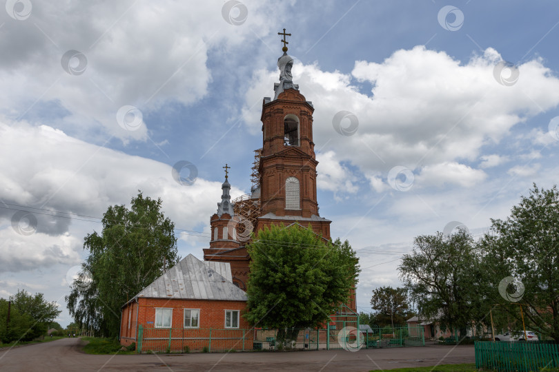 Скачать Мордово, Россия - Май 21,2021: Церковь Святого Михаила Архангела фотосток Ozero