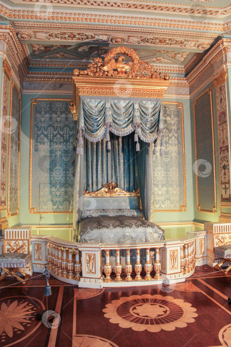 Скачать Интерьер золотой спальни Гатчинского дворца. фотосток Ozero