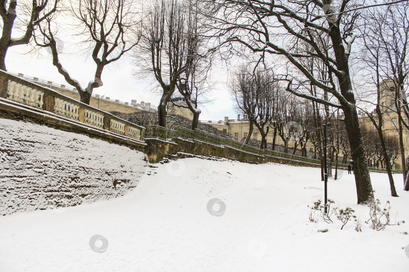 Скачать Тропинка, ведущая ко дворцу. фотосток Ozero