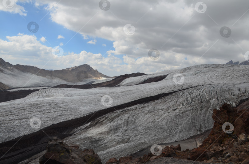 Скачать Вид на горы Кавказа в районе Эльбруса фотосток Ozero