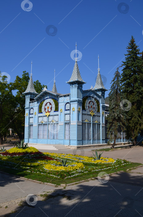 Скачать Лермонтовская галерея в парке Цветник в Пятигорске, концертный зал фотосток Ozero