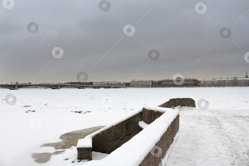 Скачать Вид с Комендантской пристани. фотосток Ozero