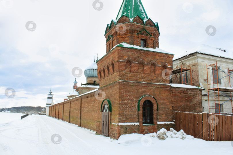 Скачать Староладожский Никольский монастырь на берегу реки Волхов. фотосток Ozero