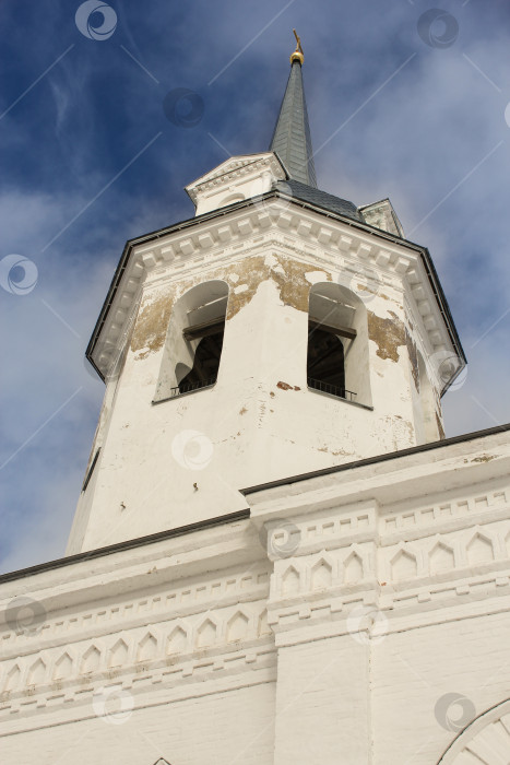 Скачать Колокольня церкви Пресвятой Богородицы. фотосток Ozero