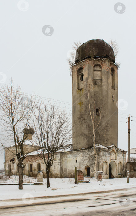 Скачать Башня старой церкви. фотосток Ozero