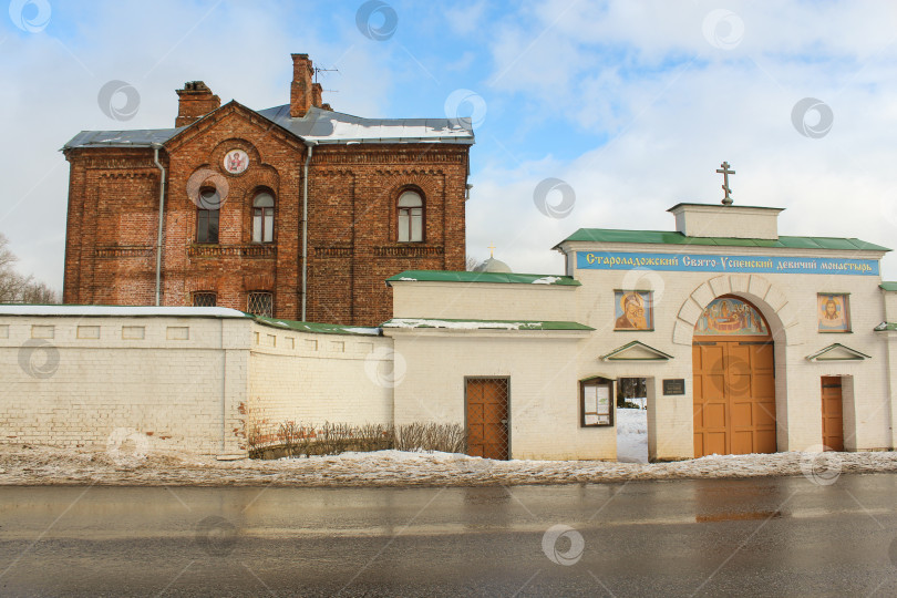 Скачать Свято-Успенский женский монастырь "Староладожские ворота". фотосток Ozero