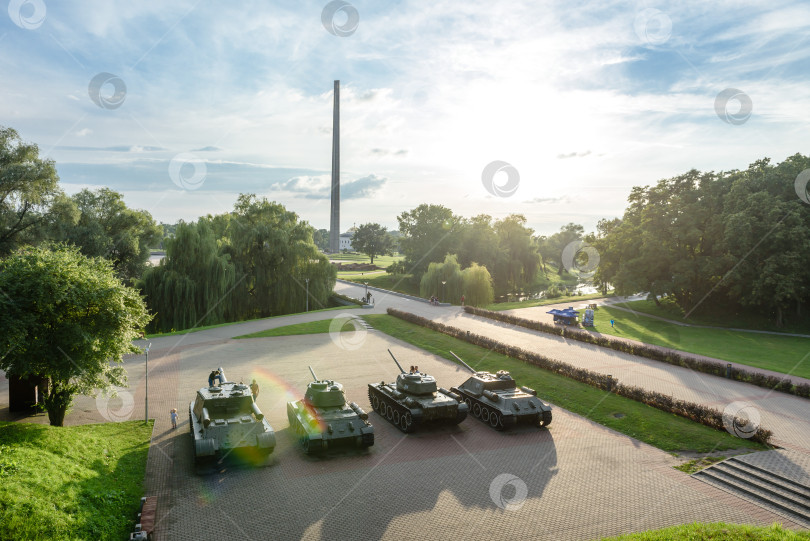 Скачать Беларусь, Брест, август 2023 года: танки Т-34-85 в Брестской крепости. фотосток Ozero